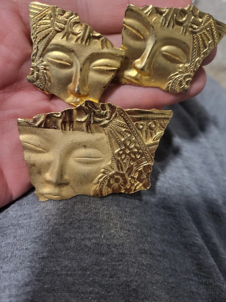 "JJ" Jonette Jewelry Co. Vintage Polynesian Brooch & Earrings Gold Tone - Image 1 of 2