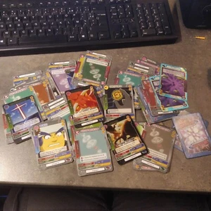 BEYBLADE trading cards JCC - lot 65 cartes de collection - Imagen 1 de 4