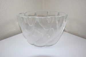 RARE Steuben Glass #7289 Art Deco Scalloped Vase by Frederick Carder Chip - Picture 1 of 9