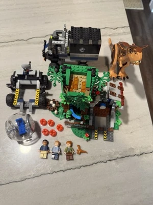 LEGO Jurassic World: Carnotaurus Gyrosphere Escape (75929) Foto 1 de 4