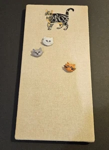 Embroidered Bulletin Board with Cats + 3 cat pins - Picture 1 of 4