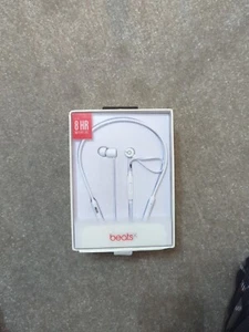 Beats X Black In-ear Wireless Headphones - White - Spares Or Repair  - Picture 1 of 6