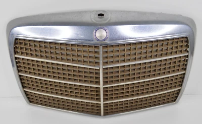 Parrilla radiador Mercedes Benz W114 W115 1968-1972 230 250 280 200 220 240 Foto 1 de 4