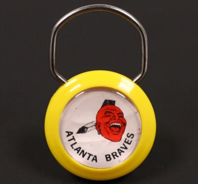 Atlanta Braves Falcons De Colección Llavero MLB NFL Béisbol Fútbol Llavero Indio Foto 1 de 4