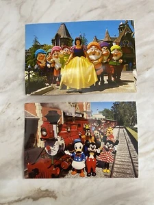 Lot Of 2 Disneyland Postcards Snow White & Mickey & Friends - Picture 1 of 2