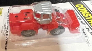 Boley 203316 HO Red & Silver Farm American Tractor - Picture 1 of 1