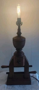 UNIQUE VINTAGE TELL CITY HARD ROCK MAPLE ANDOVER CARPENTER CLAMP TABLE LAMP - Picture 1 of 14
