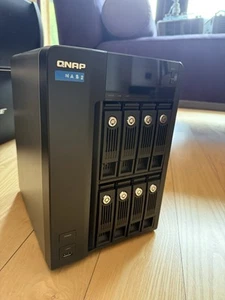 QNAP TS-809 Pro 8-Bay NAS Server – No Hard Drives Included - Afbeelding 1 van 7