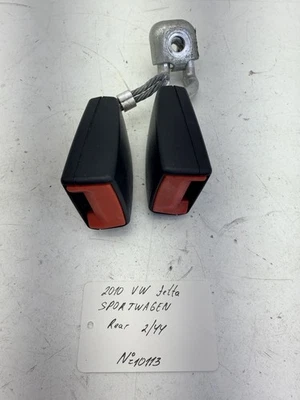 Volkswagen Jetta Sportwagen 2010-2014 hebilla de cinturón de seguridad central trasero OEM. Foto 1 de 4