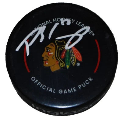 PATRICK SHARP signed (CHICAGO BLACKHAWKS) official game puck BECKETT BAS BM39132 - Image 1 of 2