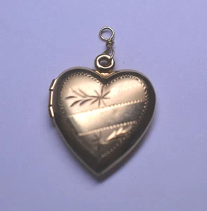 VINTAGE 14K YELLOW GOLD ENGRAVED COMET DESIGN HEART LOCKET PENDANT FOR NECKLACE - Picture 1 of 6