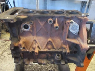 Mini Cooper Base T16B3 2003 motor bloque de cilindros desnudo Foto 1 de 4