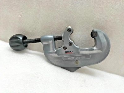 RIDGID 32930 NO.20 SCREW FEED TUBING CUTTER 5/8 TO 2-1/8 O.D - Image 1 of 4