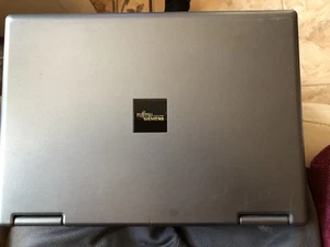 Fujitsu Esprimo D9500 - T8300 Core 2 Duo - 2GB Mem - 230GB HDD - Bild 1 von 6