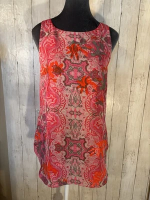 Nuevo con etiquetas Top túnica sin mangas con estampado de cachemira rosa Cabi Jubilee talla S pieza de capas Foto 1 de 4