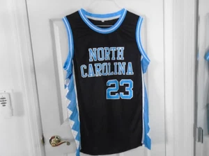 North Carolina Tar Heels #23 Schwarz Trikot Gr. XL Neu - Bild 1 von 3