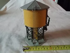 HO GEBÄUDE KUNSTSTOFF USA TYP WASSERTURM, GEBRAUCHTE ERSATZTEILE (D48) - Bild 1 von 7