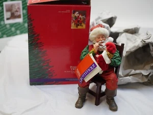 Possible Dreams Clothique, tutto arrotolato, statua di Babbo Natale - Foto 1 di 2