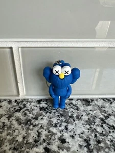 KEY CHAIN KAWS ELMO BLUE FIGURE 2 1/2 INCHES - Picture 1 of 2