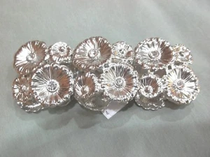NUEVA HERMOSA PULSERA DISEÑO FLOR TONO PLATA.......BONITA - Imagen 1 de 4