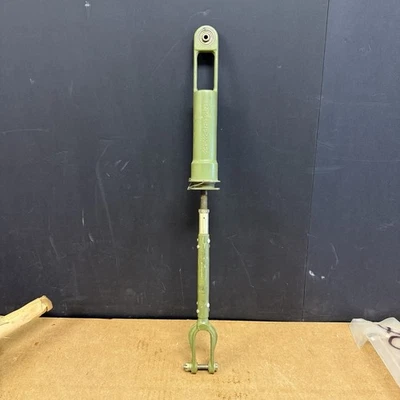 Bell Helicopter UH-1 Huey 气缸总成 P/N 204-001-042-3 全新 — 第 1/4 张图片