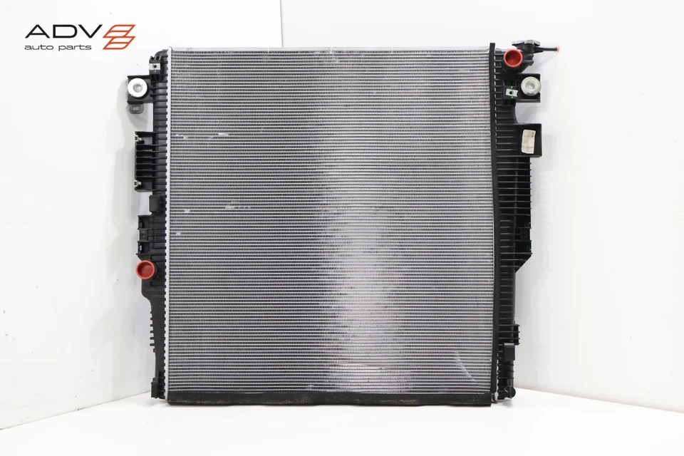 Nissan Frontier 2021-2025 3,8 L motor V6 refrigerante radiador de refrigeración OEM Foto 1 de 4