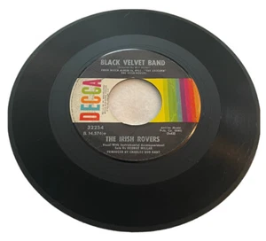 45 Record The Irish Rovers Black Velvet Band/The Unicorn (box10) - Picture 1 of 2