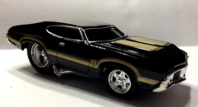  MUSCLE MACHINES 1970 OLDS 442 W30 1:64 DIECAST  70 OLDSMOBILE 442  - Image 1 of 4