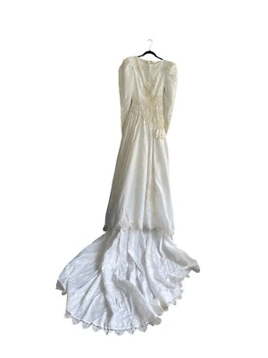 Vintage 70s Ivory Wedding Gown Dress Women 6 Long Sleeve Beaded Lace Cutout Back - Image 1 of 4