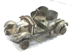VINTAGE MODEL OF YESTERYEAR 1911 RENAULT No 2 BY LESNEY MADE IN ENGLAND - Picture 1 of 14