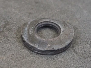 RUBBER, FR. THRUST MOUNTING HONDA PC800 PACIFIC COAST 8890 50201-KE5-000 18695 - Imagen 1 de 4