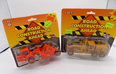 ERTL Caterpillar 12G Motor Grader Road Construction Ahead  1995 Die-Cast/Scraper - Image 1 of 4