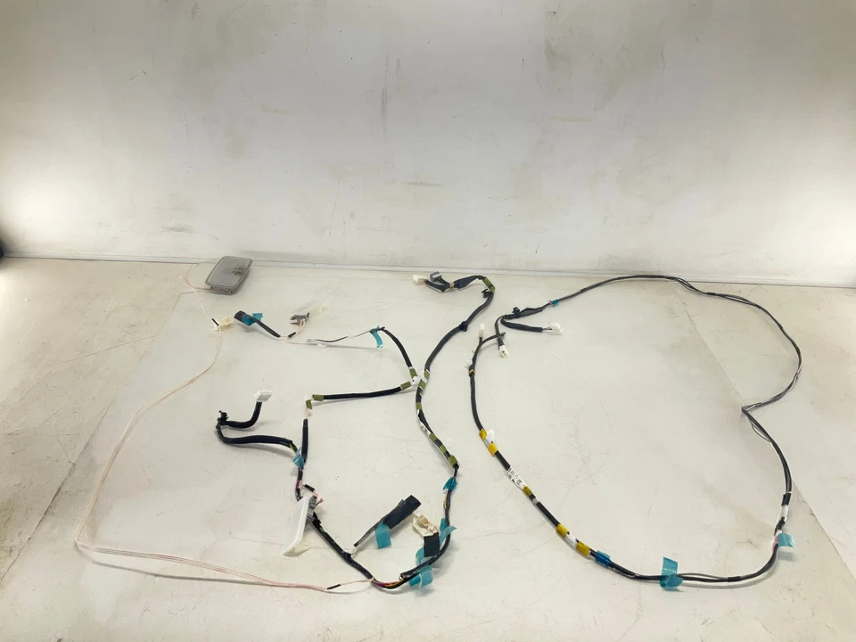 Lámpara de luz domo techo trasero Toyota Prius 10-15 con arnés de cableado Foto 1 de 4