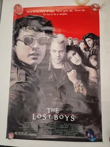 original 1987 THE LOST BOYS gerolltes Filmplakat 27 x 41 - Hochglanz, einige Gebrauchsspuren - Bild 1 von 14