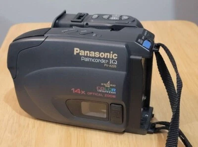 Panasonic Palmcorder IQ PV-A386 16x Optical Zoom Color Viewfinder Camcorder - Image 1 of 4