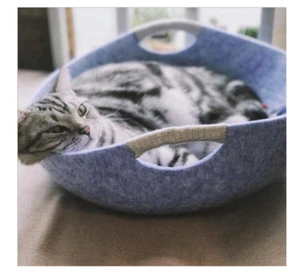 Natural Wool Shaped Felt Cat Round basket Washable Replaceable Mat Original $59 - Picture 1 of 10
