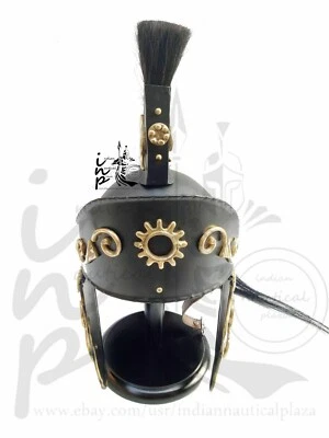 Casco medieval griego corintio pluma negra caballero romano rey troyano Foto 1 de 4