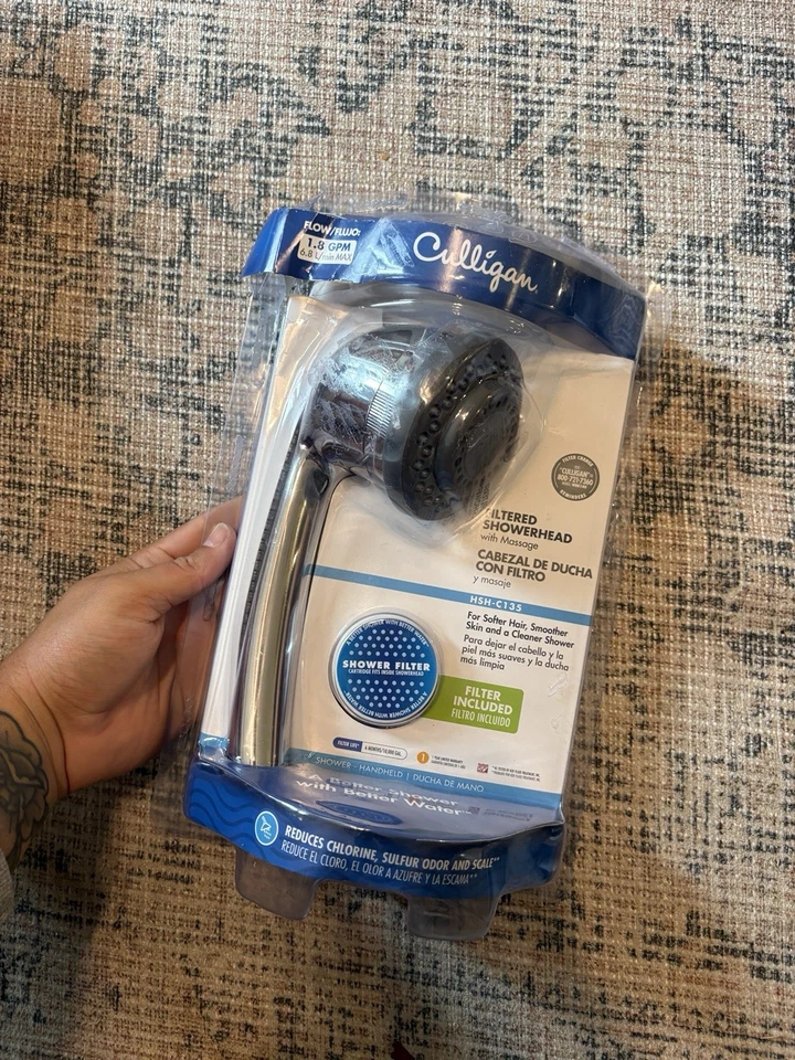 Culligan HSH-C135 Cabezal de ducha de masaje filtrado de mano, CAJA DE 10,000 galones DMG Foto 1 de 4