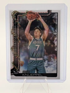 2025-26 Topps Holiday - Kon Knueppel #H164 (RC) - Bild 1 von 2