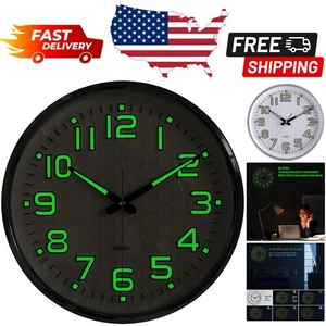 Elegante reloj de pared de 13"" sin tictac con brillo verde - Ideal para cualquier espacio interior - Imagen 1 de 11
