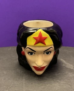 WONDER WOMAN SCULPTED MUG DC COMICS - Picture 1 of 5
