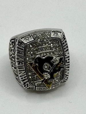 Anillo de campeonato de regalo para aficionados de la Copa Stanley de Pittsburgh Penguins 2009 Foto 1 de 3