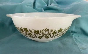Pyrex Crazy Daisy Spring Blossom RETRO Green 443 Cinderella Mixing Bowl 2 1/2 Qt - Picture 1 of 12
