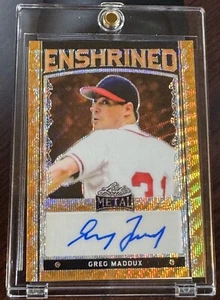 Greg Maddux 2022 Hoja Metal Onda Dorada Consagrado Automático VERDADERO 1/1 Bravos Salón de la fama - Imagen 1 de 2