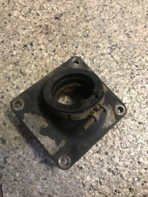 Colector carburador motor Yamaha 400 DT ENDURO DT400 usado Foto 1 de 3