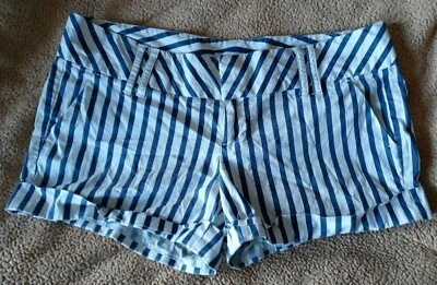 Pantalones cortos de mujer Charlotte Russe vintage raros blancos/azules a rayas talla 9 Foto 1 de 4