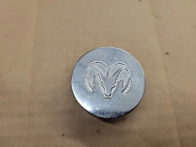 Dodge OEM 2001-2004 Caravana Cromo Metal 2" Tapa Central Buje Cubierta Antipolvo 04782258AA Foto 1 de 3