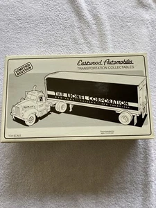 NIB Lionel Eastwood Automobilia 1960 Model B-61 Mack Lionel tractor with trailer - Picture 1 of 6