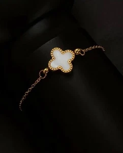 18K vergoldet schwarz & weiß einzelnes Kleeblatt Armband Edelstahl verstellbar - Bild 1 von 7