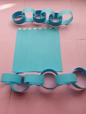 PAPER CHAINS.TURQUOISE COLOUR.100 STRIPS. - Image 1 of 4